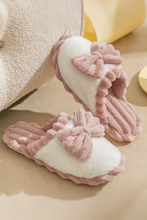 Load image into Gallery viewer, Fushia Bow Plush Winter Slipper
