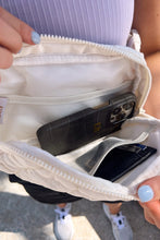 Load image into Gallery viewer, White Quilted Puffer Belt Zipper Crossbody Bags