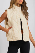 Load image into Gallery viewer, Black Quilted High Neck Button Up Pocket Vest Coat
